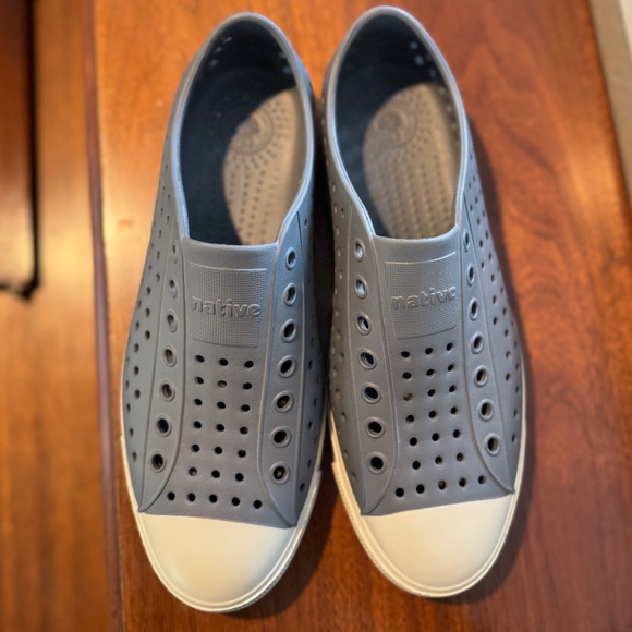 Native Jefferson Grey Slip-On Lightweight Shoe Unisex, Mens 6 Womens 8, NEW! - Picture 5 of 7